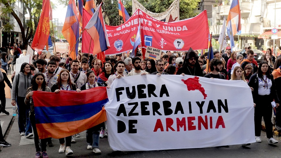 La protesta se realiz frente a la Embajada de Azerbaiyn Foto Osvaldo Fanton