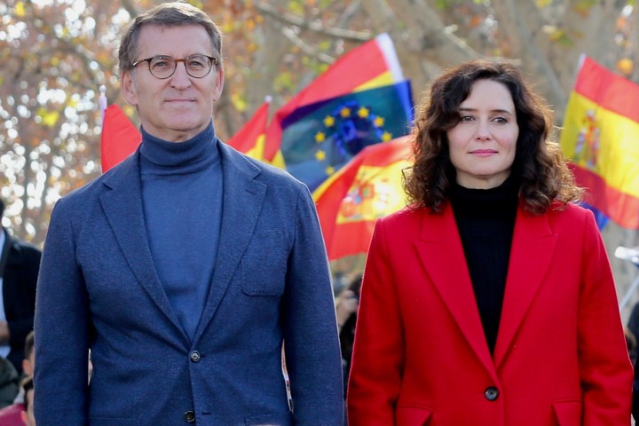 Alberto Núñez Feijóo y la presidenta de la Comunidad de Madrid, Isabel Díaz Ayuso. Foto Cézaro De Luca
