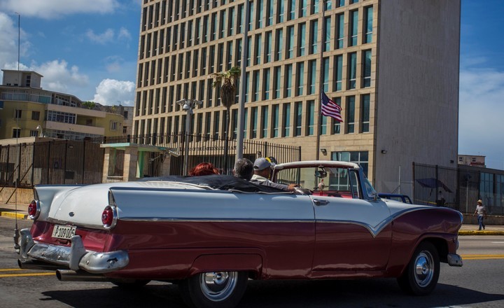 La embajada de EE.UU. en La Habana. Foto: AP