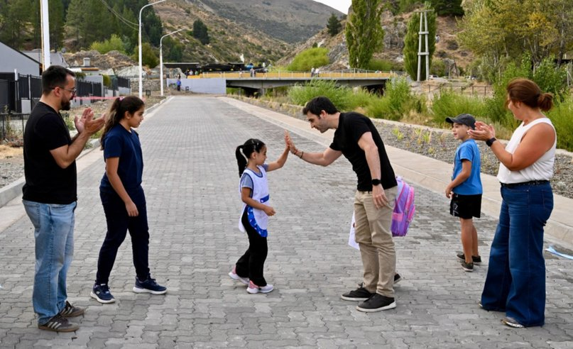 Torres y Taccetta inauguraron importantes obras para Esquel, paseo la cascada