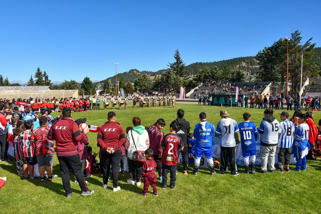 Empezó a rodar la pelota en el Torneo Municipal de Futbol Infantil en Esquel