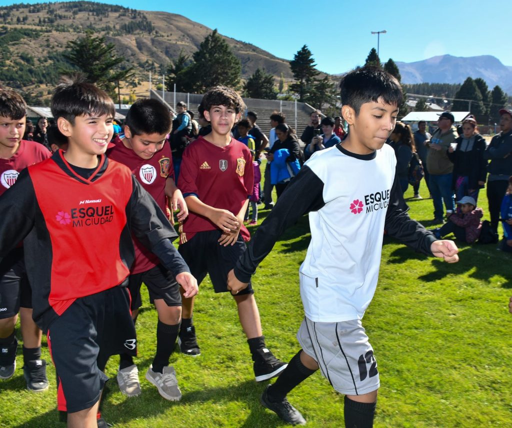 Empezó a rodar la pelota en el Torneo Municipal de Futbol Infantil en Esquel