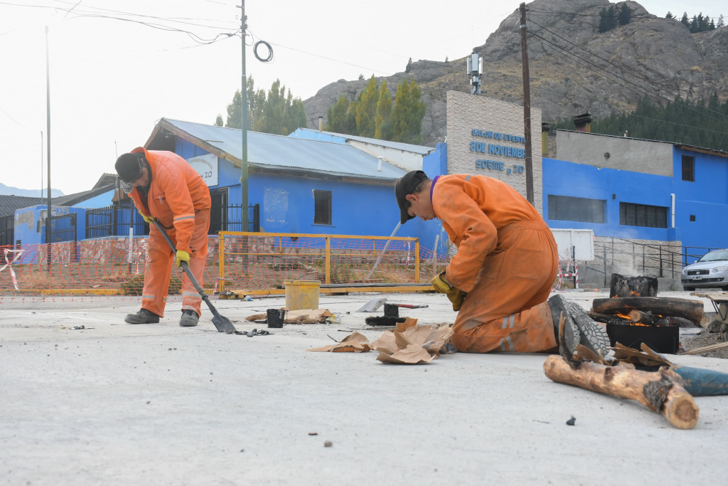 Esquel: El Plan Municipal de Bacheo avanza mejorando la conectividad y transitabilidad
